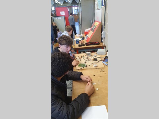 656127178_1554741953321363_